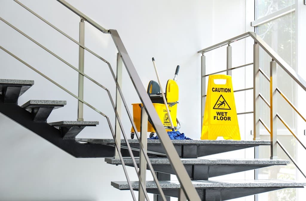 Tural Gebäudereinigung Stuttgart | Reinigungsfirma Stuttgart | Büroreinigung Grundreinigung Fensterreinigung Baureinigung