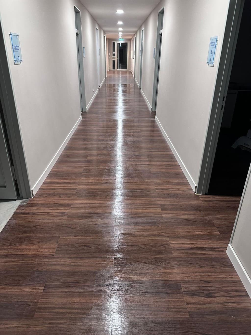 𝗣𝘂𝘁𝘇𝗛𝗲𝗹𝗱𝗲𝗻 Hamburg | Büroreinigung