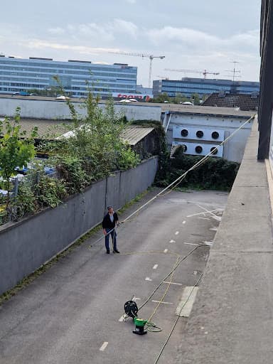 KG-Gebäudereinigung ︎ professionelle Büroreinigung in Duisburg und Umgebung — Kundenfoto